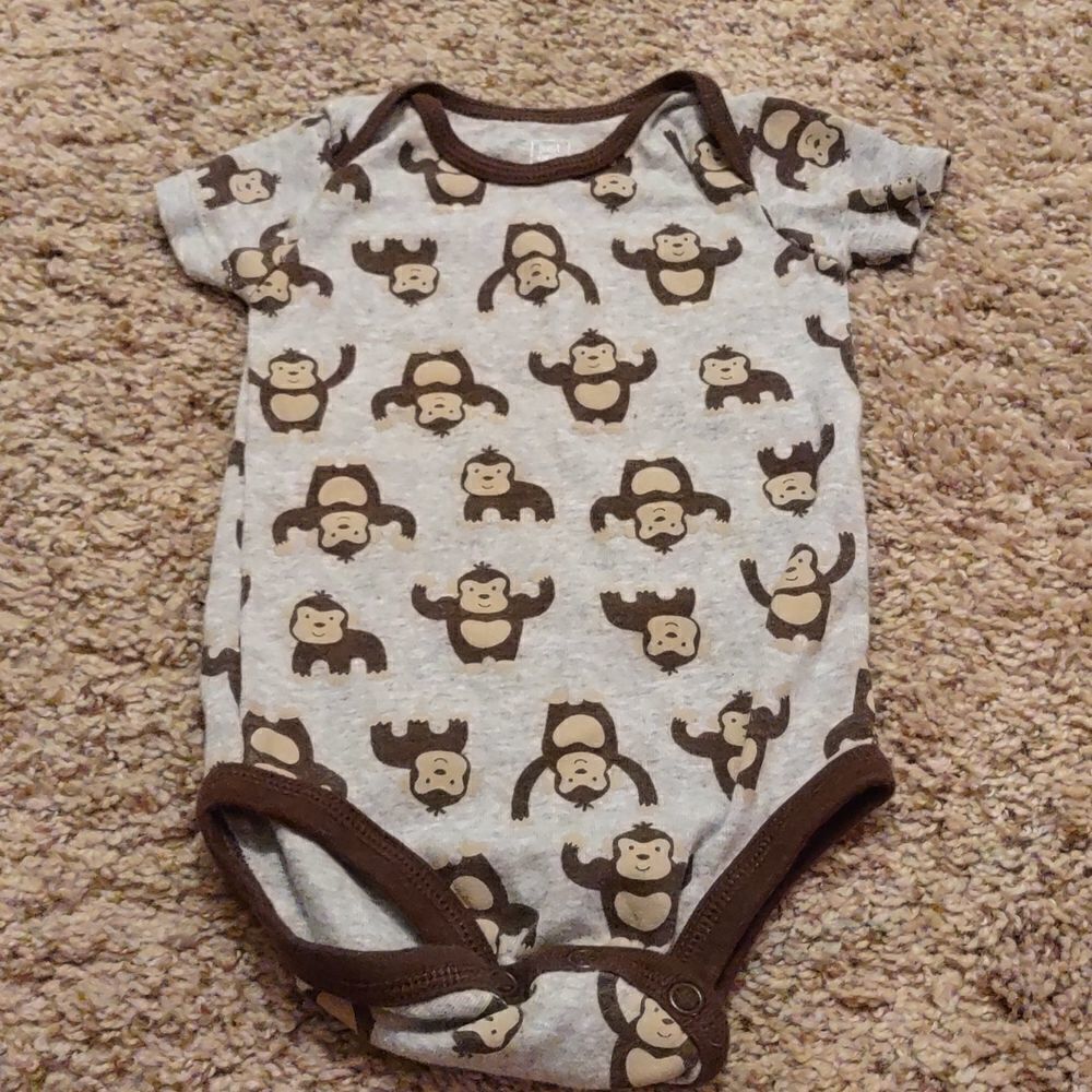 Carter's size 6 months gray onesie brown tan monkey print excellent condition‎